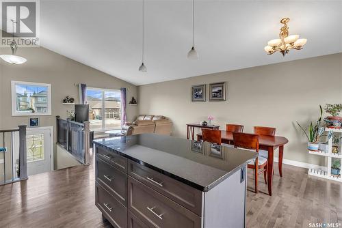 927 Hunter Road, Saskatoon, SK - Indoor Photo Showing Kitchen