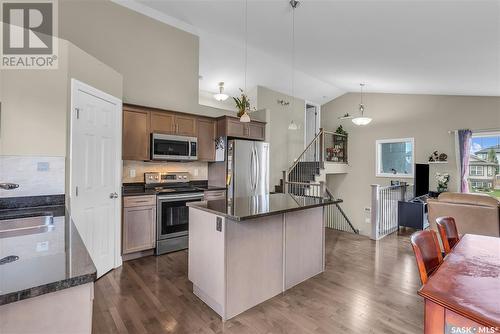 927 Hunter Road, Saskatoon, SK - Indoor Photo Showing Kitchen