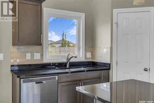 927 Hunter Road, Saskatoon, SK - Indoor Photo Showing Kitchen With Double Sink