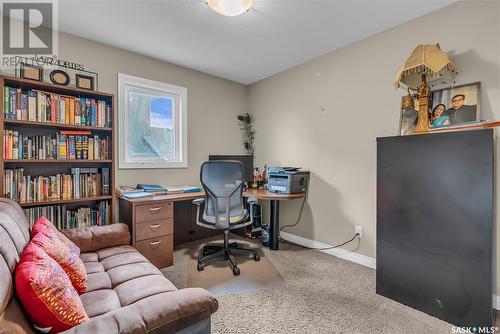 927 Hunter Road, Saskatoon, SK - Indoor Photo Showing Office