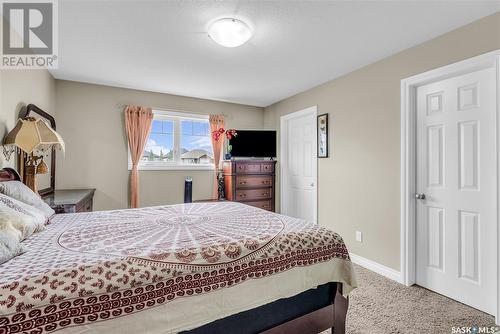 927 Hunter Road, Saskatoon, SK - Indoor Photo Showing Bedroom