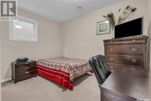 927 Hunter Road, Saskatoon, SK - Indoor Photo Showing Bedroom