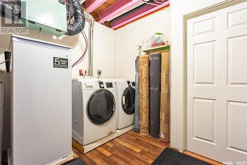 927 Hunter Road, Saskatoon, SK - Indoor Photo Showing Laundry Room