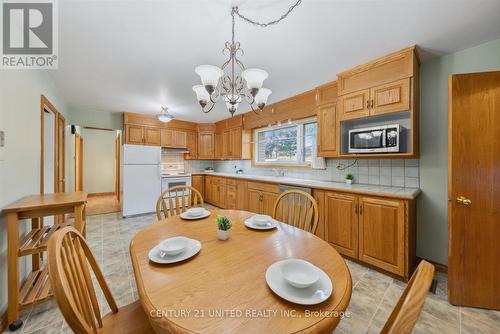 820 Clinton Avenue, Douro-Dummer, ON - Indoor Photo Showing Dining Room