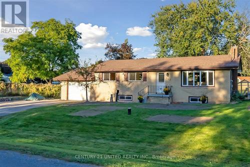 820 Clinton Avenue, Douro-Dummer, ON - Outdoor