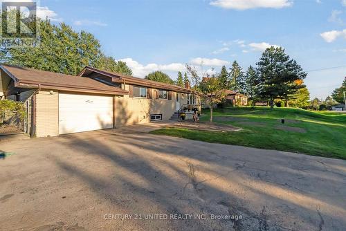 820 Clinton Avenue, Douro-Dummer, ON - Outdoor