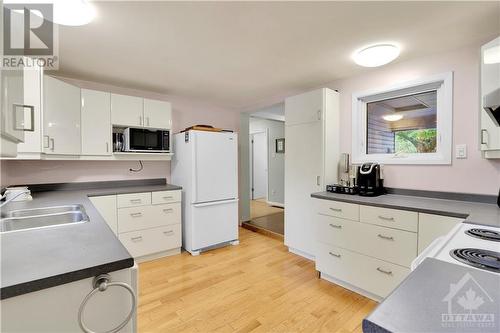 15 Dunvegan Road, Ottawa, ON - Indoor Photo Showing Kitchen With Double Sink