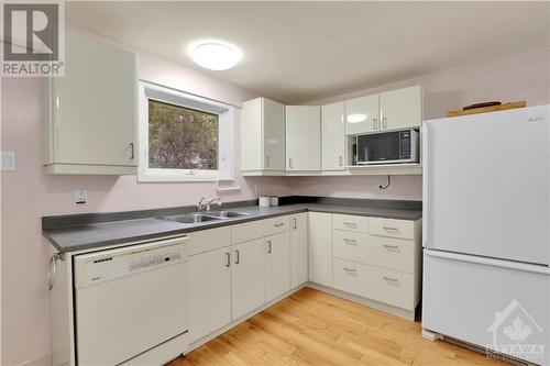 15 Dunvegan Road, Ottawa, ON - Indoor Photo Showing Kitchen With Double Sink