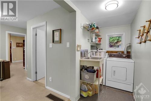 15 Dunvegan Road, Ottawa, ON - Indoor Photo Showing Laundry Room