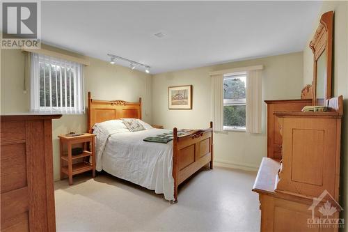 15 Dunvegan Road, Ottawa, ON - Indoor Photo Showing Bedroom