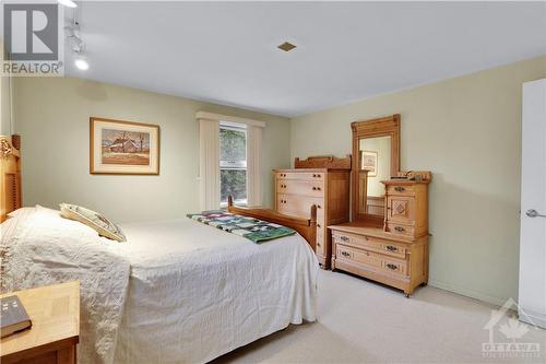 15 Dunvegan Road, Ottawa, ON - Indoor Photo Showing Bedroom