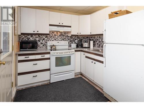 17760 Lacasse Road, Prince George, BC - Indoor Photo Showing Kitchen