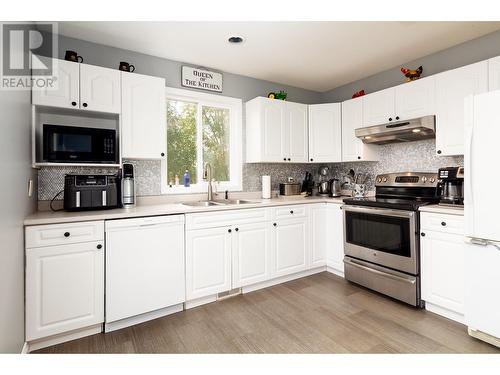 17760 Lacasse Road, Prince George, BC - Indoor Photo Showing Kitchen