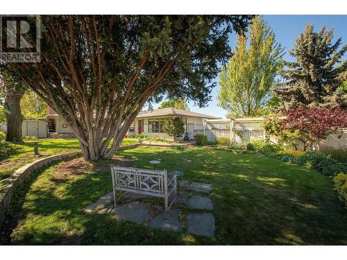 2021 Abbott Street, Kelowna, BC - Outdoor