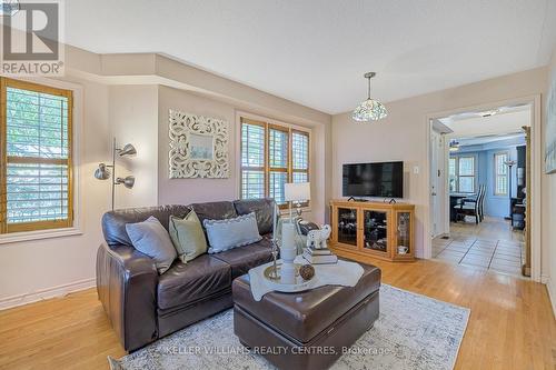 1 Silverdart Crescent, Richmond Hill, ON - Indoor Photo Showing Living Room