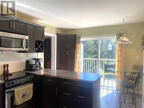 2849 Laburnum  Drive, Trail, BC - Indoor Photo Showing Kitchen