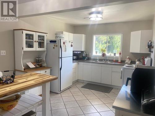 2849 Laburnum  Drive, Trail, BC - Indoor Photo Showing Kitchen With Double Sink