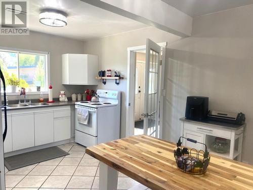 2849 Laburnum  Drive, Trail, BC - Indoor Photo Showing Kitchen With Double Sink