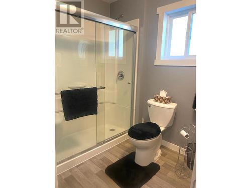 2849 Laburnum  Drive, Trail, BC - Indoor Photo Showing Bathroom