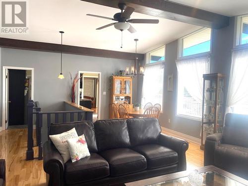 2849 Laburnum  Drive, Trail, BC - Indoor Photo Showing Living Room