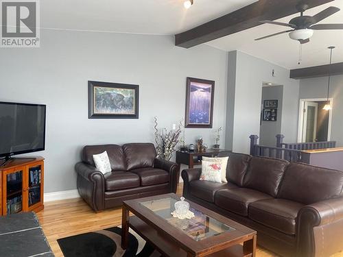 2849 Laburnum  Drive, Trail, BC - Indoor Photo Showing Living Room