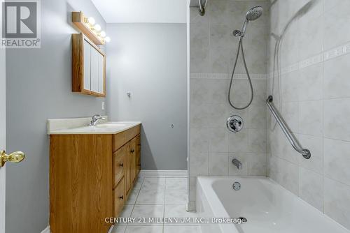 65 Walter Avenue, Newmarket, ON - Indoor Photo Showing Bathroom