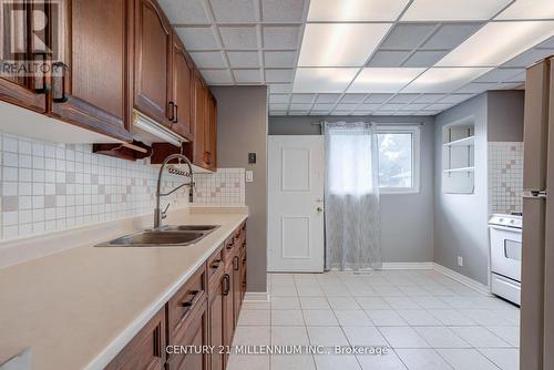 65 Walter Avenue, Newmarket, ON - Indoor Photo Showing Kitchen