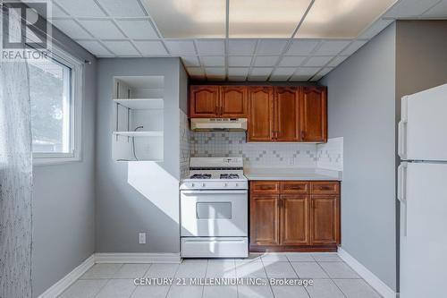 65 Walter Avenue, Newmarket, ON - Indoor Photo Showing Kitchen