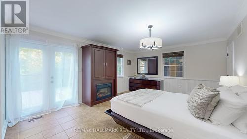 109 Highland Lane, Richmond Hill, ON - Indoor Photo Showing Other Room With Fireplace