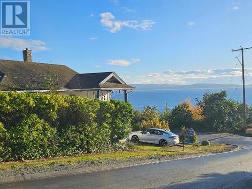 5394 Larch Ave, Powell River, BC - Outdoor With View