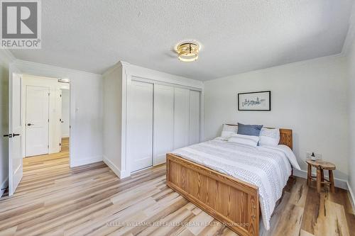 206 Burns Circle, Barrie, ON - Indoor Photo Showing Bedroom