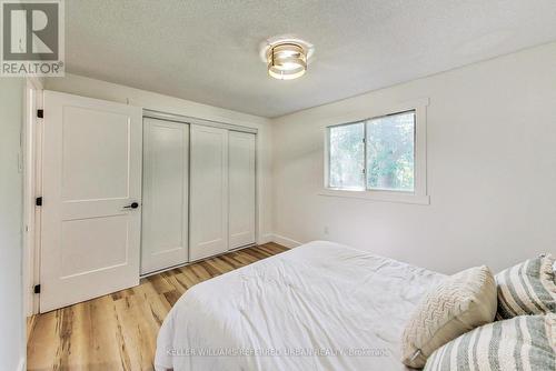 206 Burns Circle, Barrie, ON - Indoor Photo Showing Bedroom