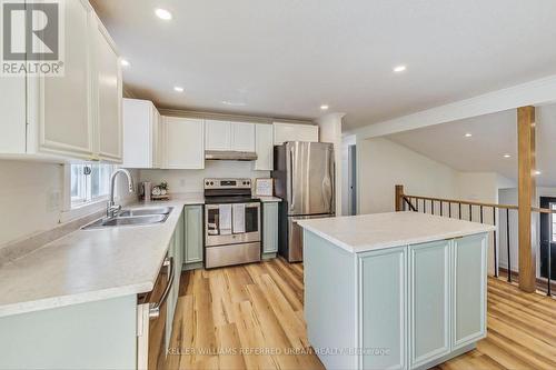 206 Burns Circle, Barrie, ON - Indoor Photo Showing Kitchen With Double Sink