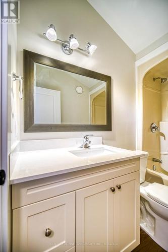 203 - 1614 Ridge Road E, Oro-Medonte, ON - Indoor Photo Showing Bathroom