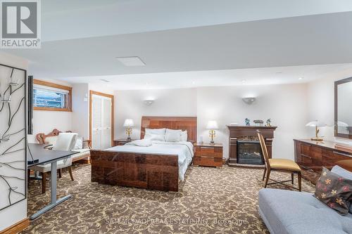 2221 Greenhurst Avenue, Mississauga, ON - Indoor Photo Showing Bedroom