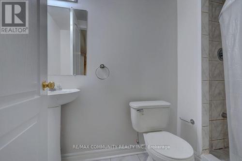 6990 Tassel Crescent, Mississauga, ON - Indoor Photo Showing Bathroom