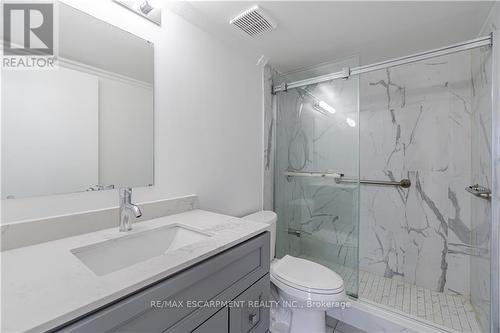 512 - 4185 Shipp Drive, Mississauga, ON - Indoor Photo Showing Bathroom