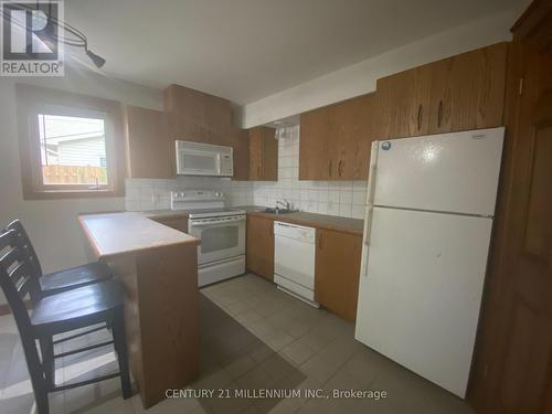 B - 18 First Avenue, Orangeville, ON - Indoor Photo Showing Kitchen