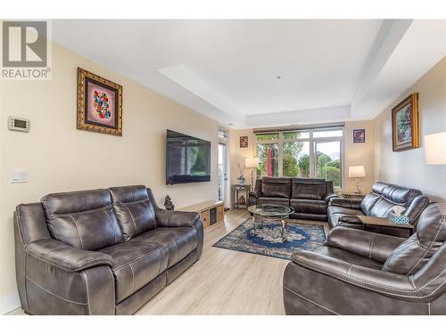 3843 Brown Road Unit# 2104, West Kelowna, BC - Indoor Photo Showing Living Room