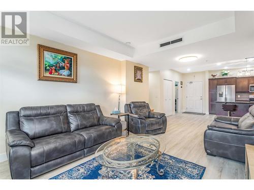 3843 Brown Road Unit# 2104, West Kelowna, BC - Indoor Photo Showing Living Room