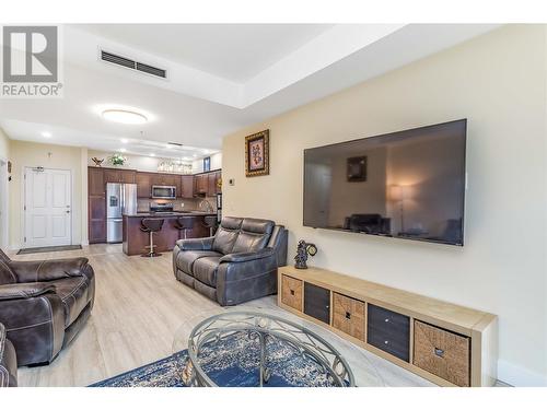 3843 Brown Road Unit# 2104, West Kelowna, BC - Indoor Photo Showing Living Room