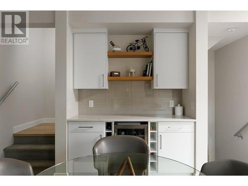 779 Rose Avenue, Kelowna, BC - Indoor Photo Showing Kitchen