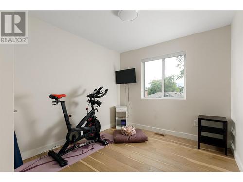 779 Rose Avenue, Kelowna, BC - Indoor Photo Showing Gym Room