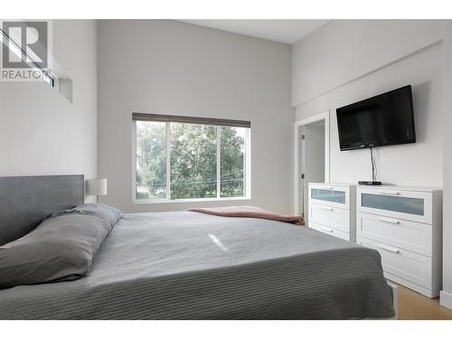 779 Rose Avenue, Kelowna, BC - Indoor Photo Showing Bedroom