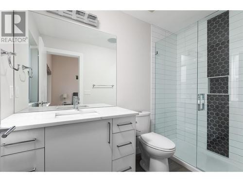 779 Rose Avenue, Kelowna, BC - Indoor Photo Showing Bathroom