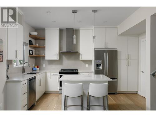 779 Rose Avenue, Kelowna, BC - Indoor Photo Showing Kitchen With Upgraded Kitchen