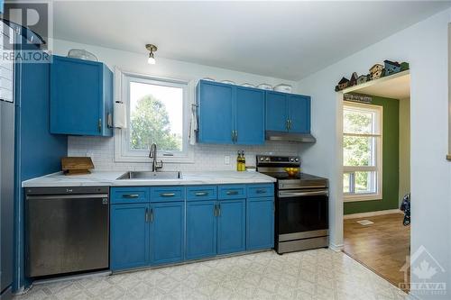 432 Pattie Drive, Carleton Place, ON - Indoor Photo Showing Kitchen