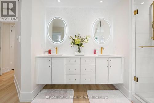 139 Mulcaster Street, Barrie, ON - Indoor Photo Showing Bathroom