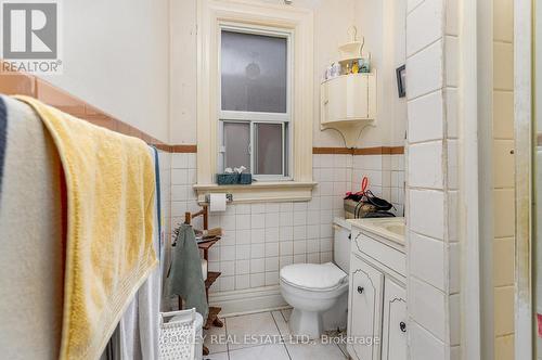 195-197 Dovercourt Road, Toronto, ON - Indoor Photo Showing Bathroom