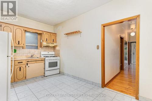 195-197 Dovercourt Road, Toronto, ON - Indoor Photo Showing Kitchen